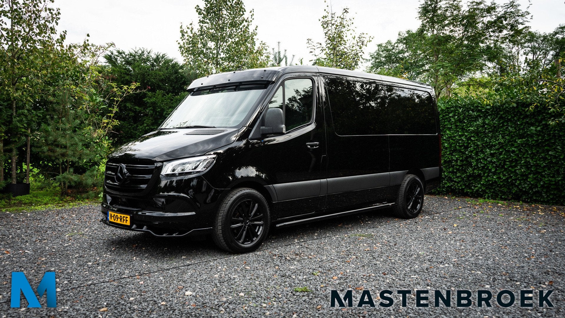 Mercedes-Benz SPRINTER 317CDI L2H1 DC Aut. | 6 pers. | Black, Dealer onderhouden, Achterwielaandrijving, Gebruikt, 4 cilinders