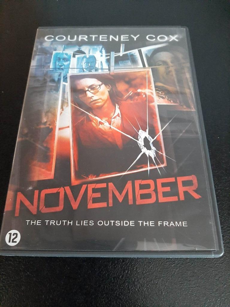November, Courteney Cox, James Le Gross, Nick Offerman!, Vanaf 12 jaar, Ophalen of Verzenden, Gebruikt, Overige genres