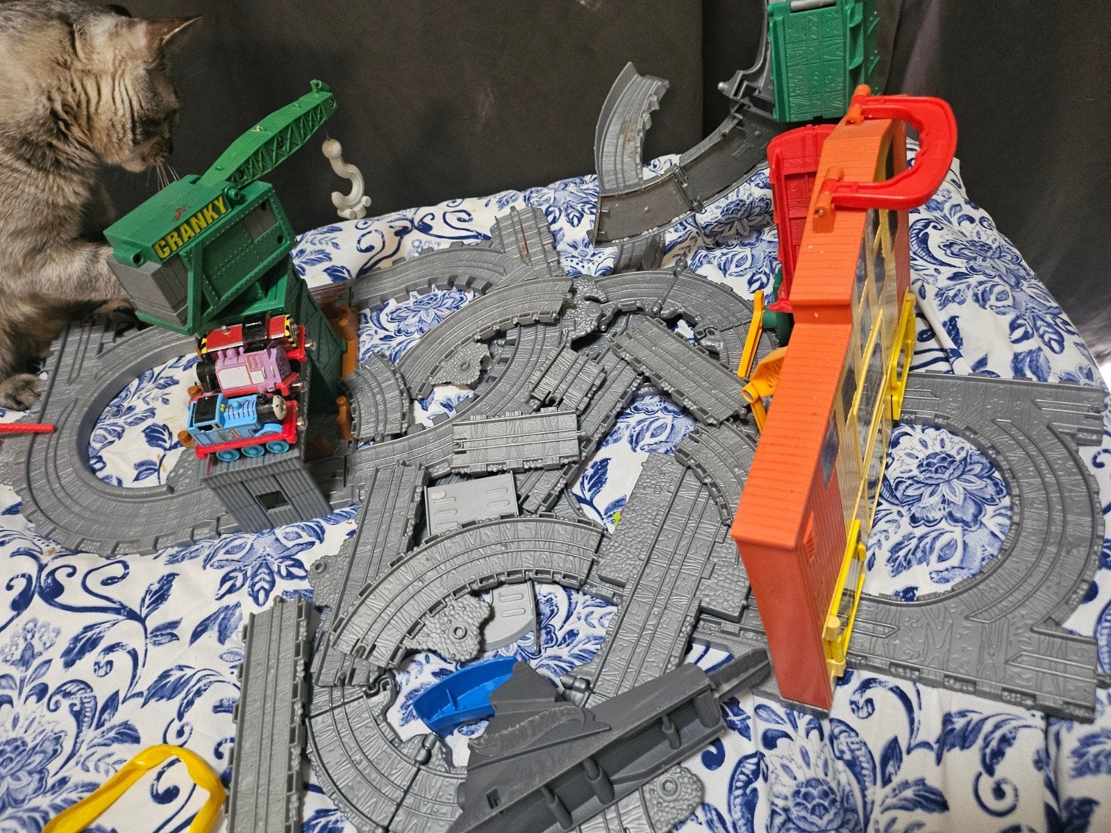 Onderdelen, 3 treintjes en rails - Thomas de Trein, Hobby en Vrije tijd, Modeltreinen | H0, Gebruikt, Treinset, Overige merken