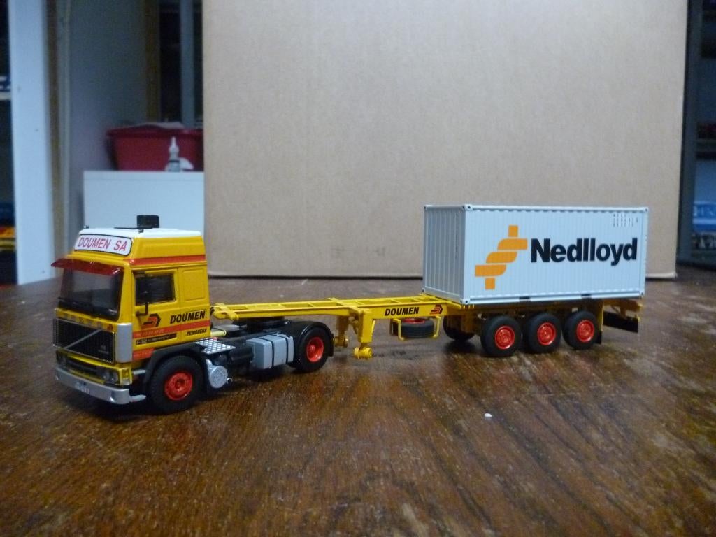 WSI Volvo F12 Doumen, Hobby en Vrije tijd, Modelauto's | 1:50, Ophalen of Verzenden, Nieuw, Bus of Vrachtwagen, Wsi