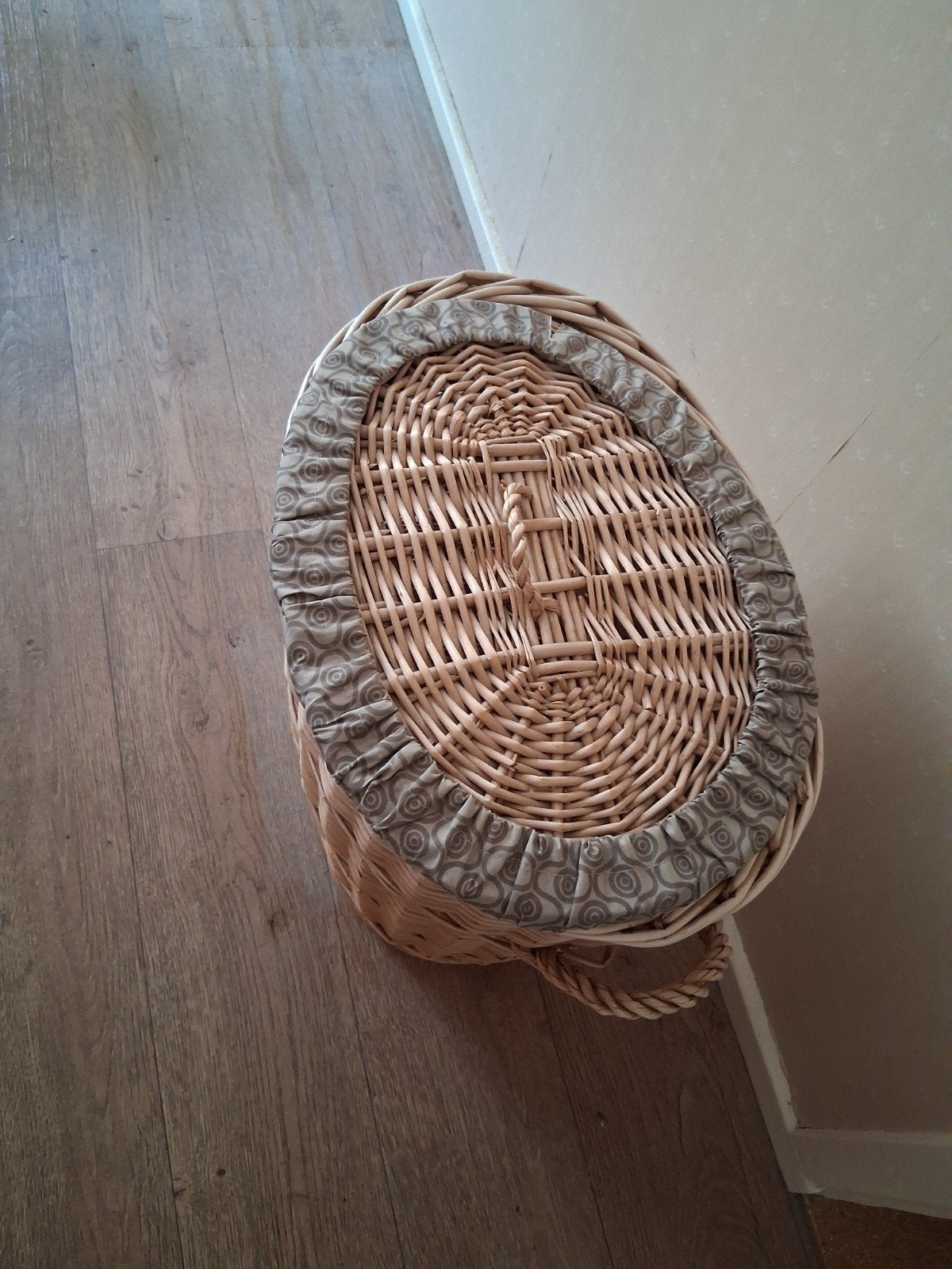 Rotan wasmand met deksel en handvatten, Ophalen, Gebruikt, Mand, Rond
