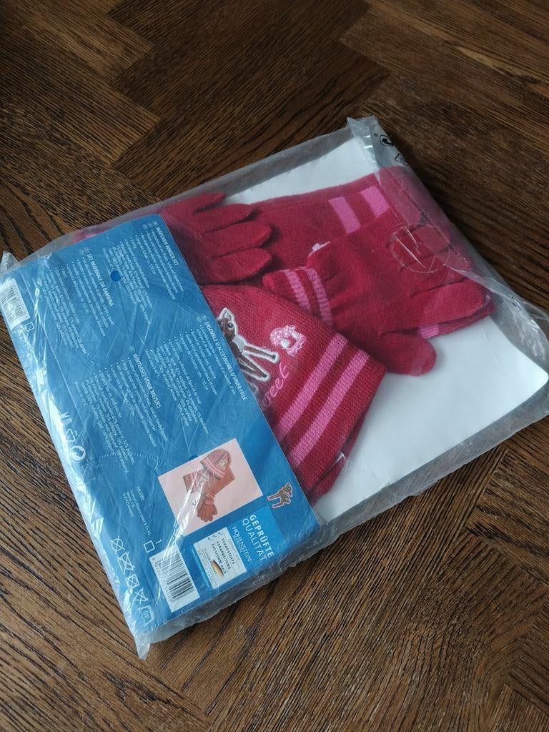 Nieuwe Meisjes Set: Muts, Sjaal & Handschoenen Rood/Roze, Nieuw, Ophalen of Verzenden, 104 of kleiner, Meisje