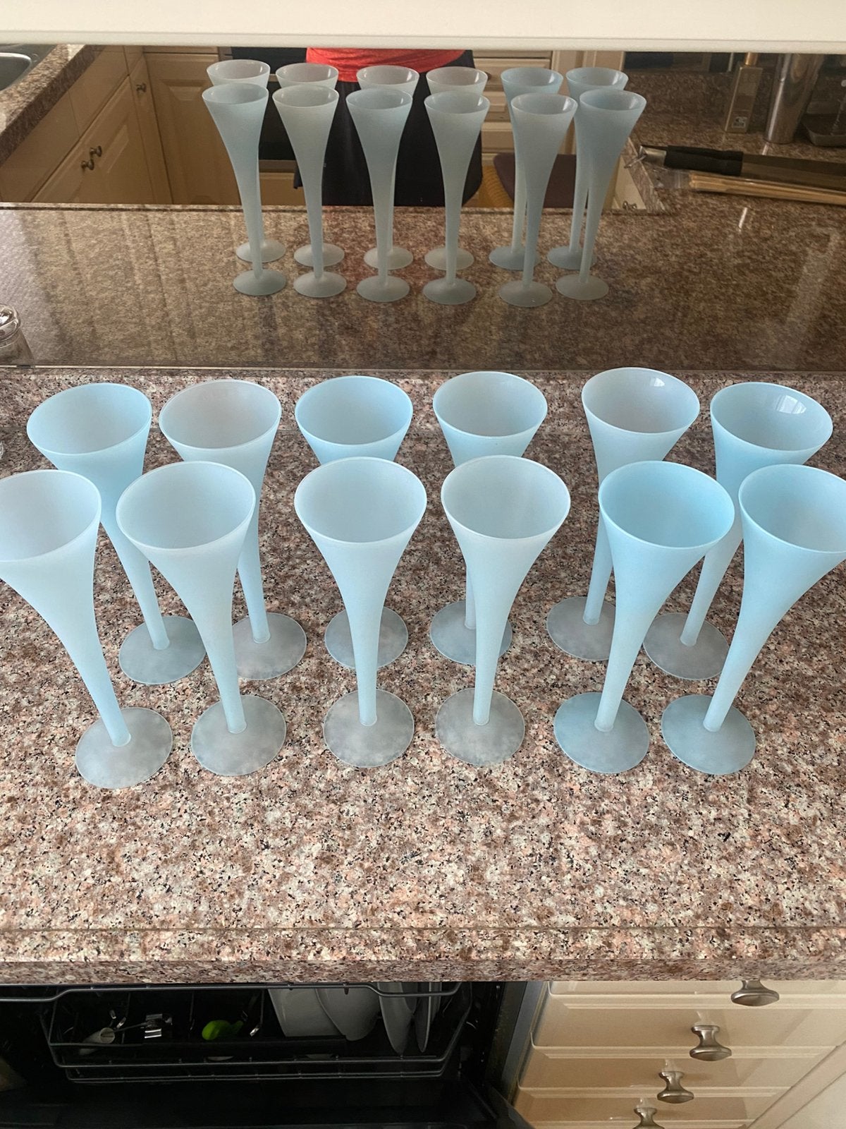 12 Champagne fluten lichtblauw, Verzamelen, Glas en Borrelglaasjes, Ophalen, Gebruikt, Overige typen