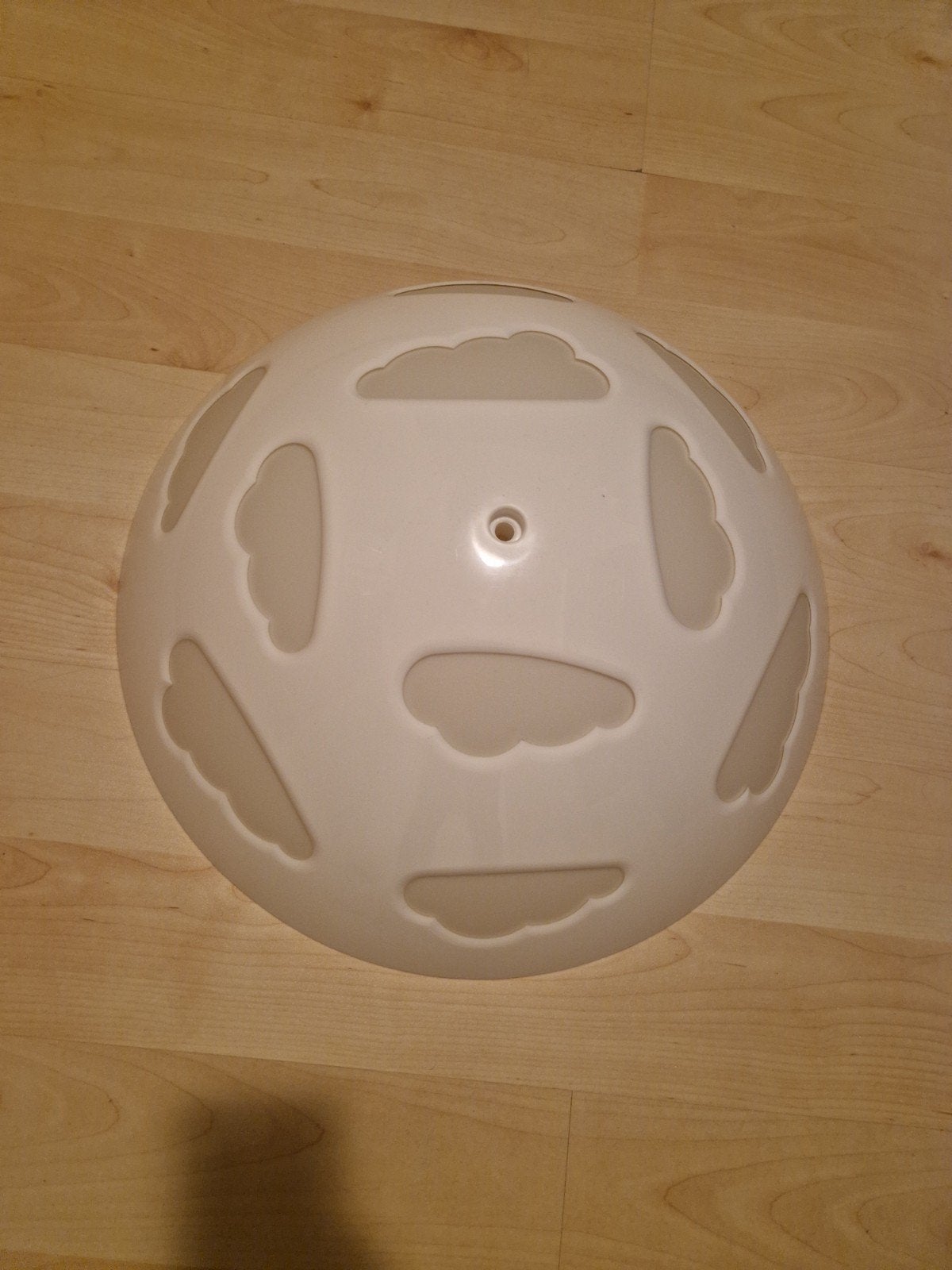 Te koop een wolken plafonnière van ikea., Ophalen