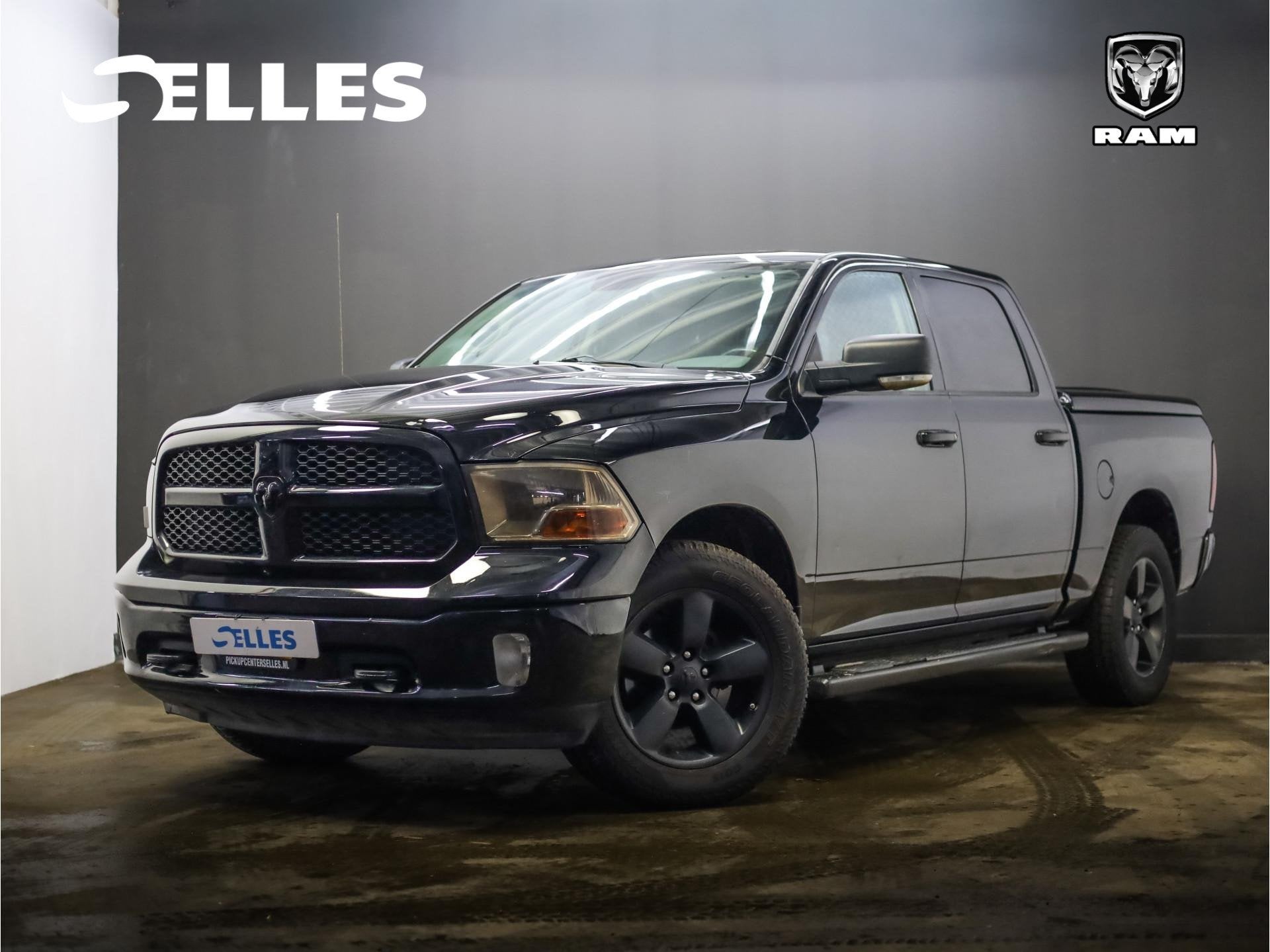 Dodge Ram 1500 3.6 V6 Crew Cab 5'7 | LPG | Schuif-/kantel da, Auto's, Stof, Gebruikt, Zwart, Origineel Nederlands