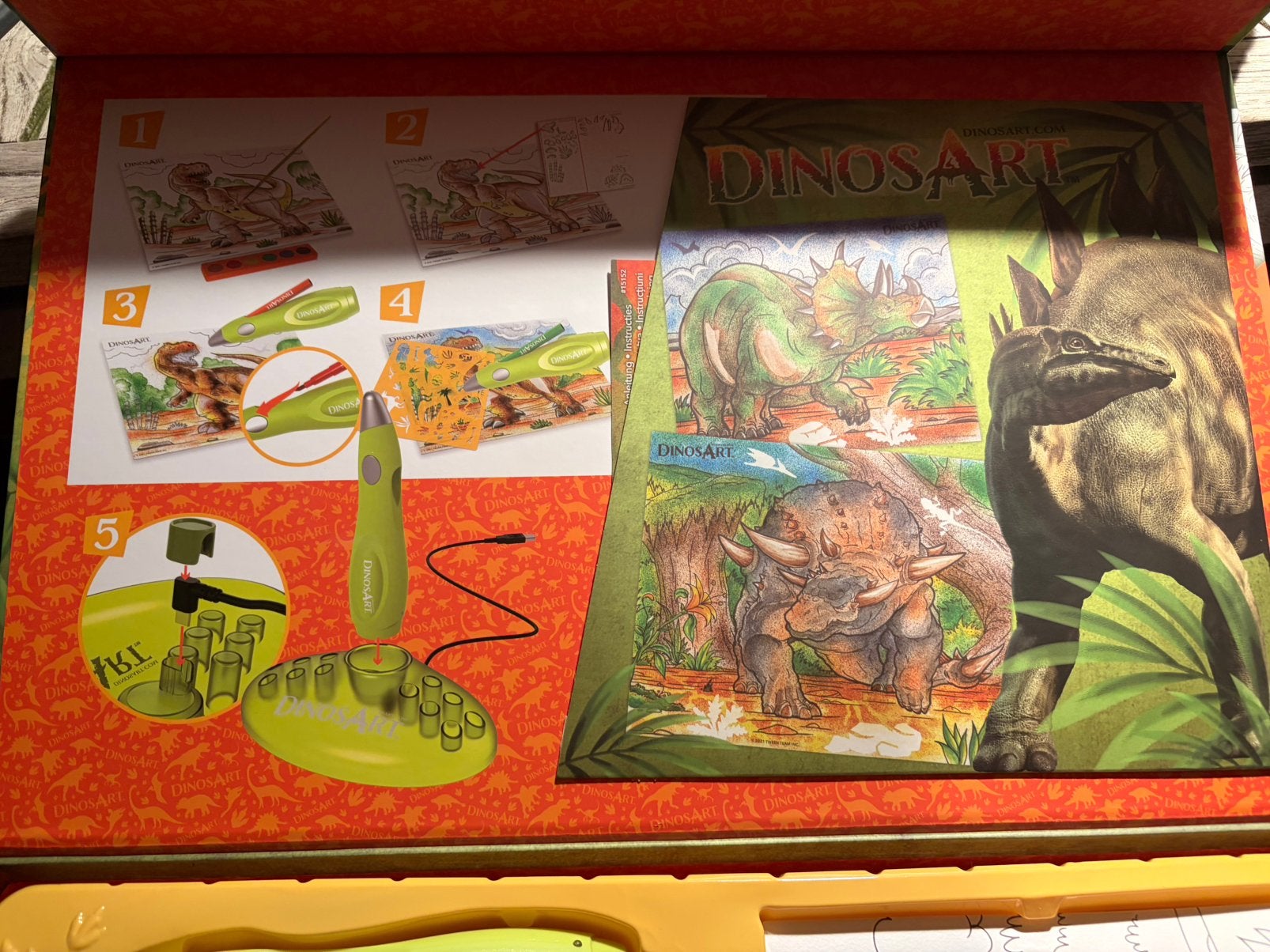 DinosArt elektrische airbrush set – complete deluxe set, Kinderen en Baby's, Verzenden, Zo goed als nieuw