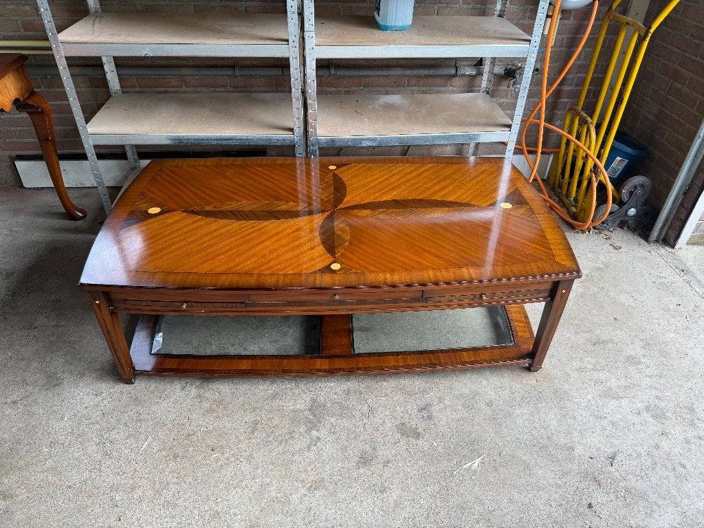 Klassieke luxe salontafel met inlegwerk en laden, Huis en Inrichting, Tafels | Salontafels, Ophalen, Gebruikt, 100 tot 150 cm