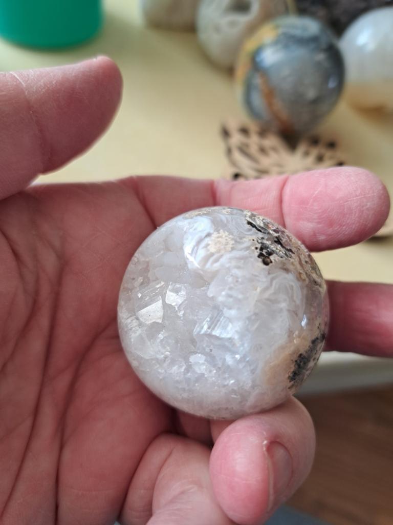 Mooi bolletje met kwarts, Verzamelen, Mineralen en Fossielen, Ophalen of Verzenden