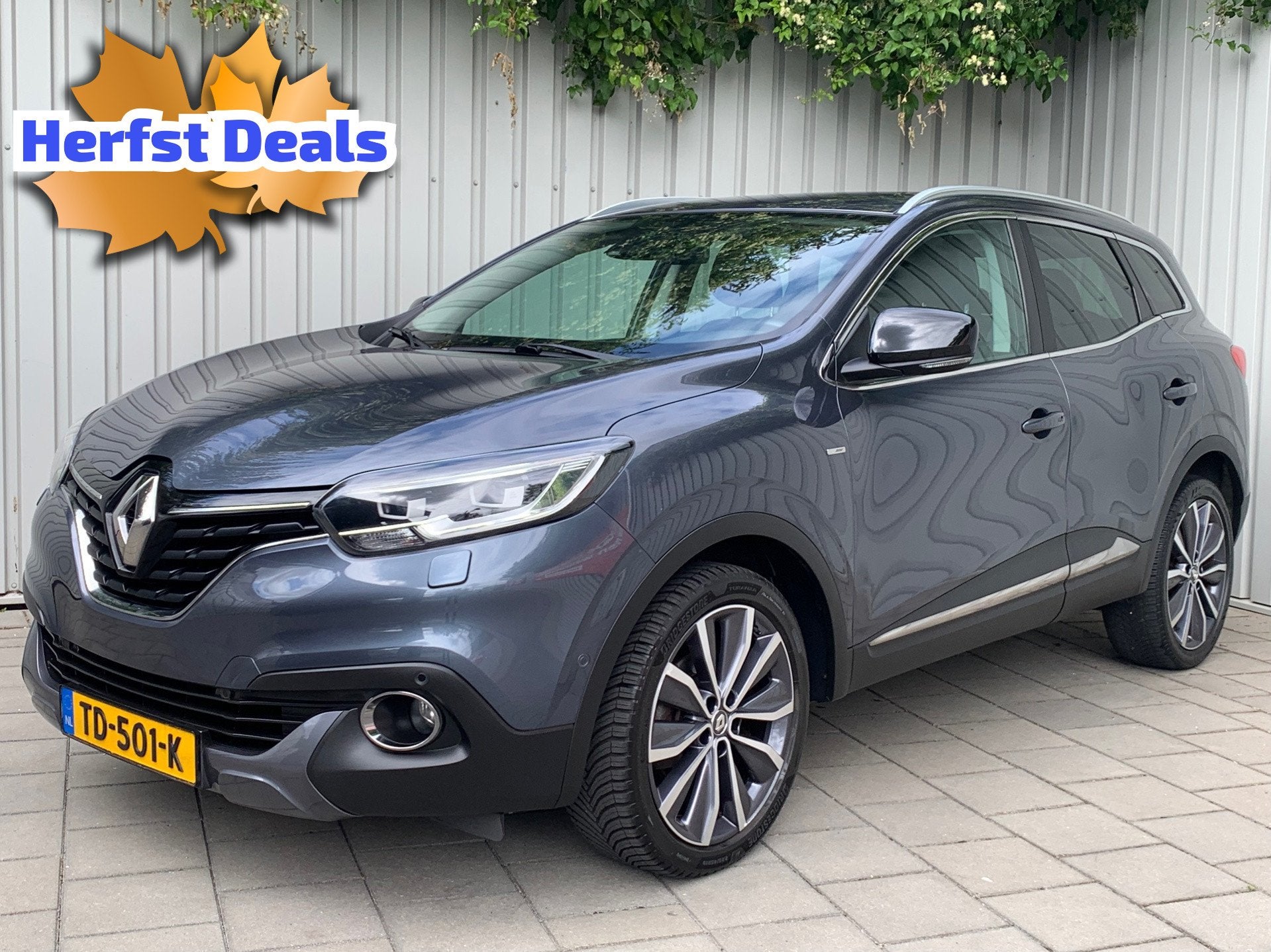 Renault Kadjar 1.2 TCe Bose|Automaat|103000KM|Navigatie|, Auto's, Gebruikt, 4 cilinders, Leder en Stof, Origineel Nederlands