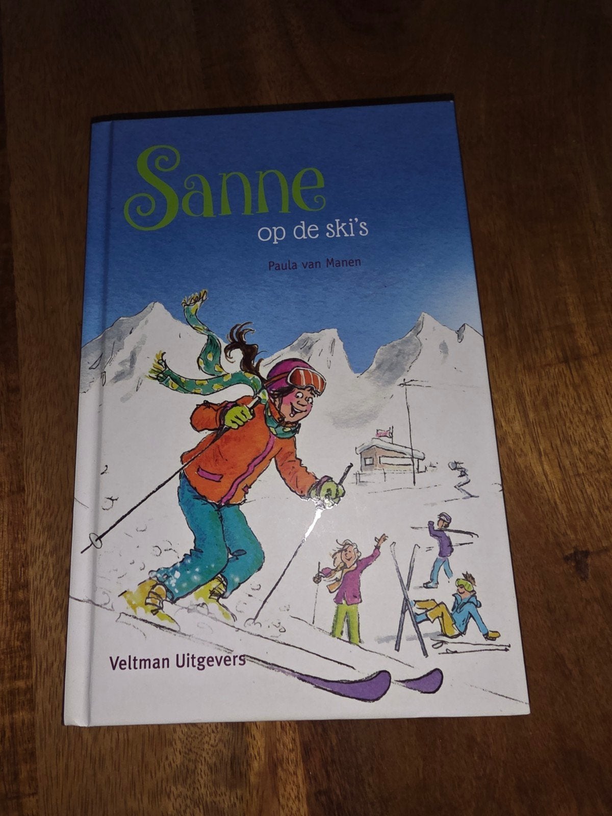 Sanne op de ski's - Avontuurlijk kinderboek, Boeken, Kinderboeken | Jeugd | onder 10 jaar, Ophalen of Verzenden, Zo goed als nieuw