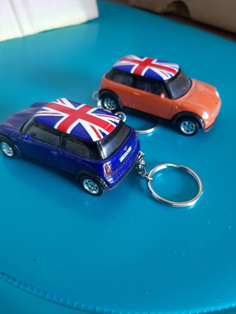 3 inch  minicooper  sleutelhangers - mini, Ophalen of Verzenden, Zo goed als nieuw, Auto