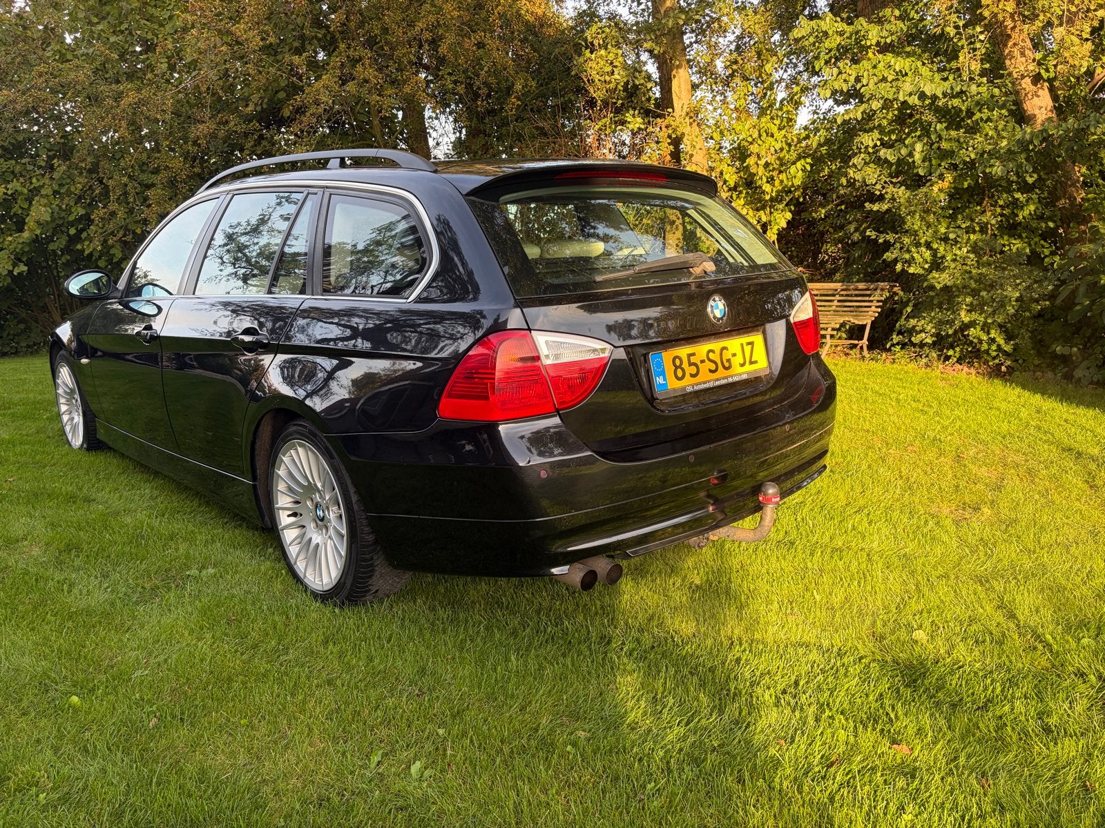 BMW 3-Serie 2.5 XI 325 Touring 2006 Zwart 4x4 | 6 cilinder, 2497 cc, Zwart, Stationwagon, Handgeschakeld