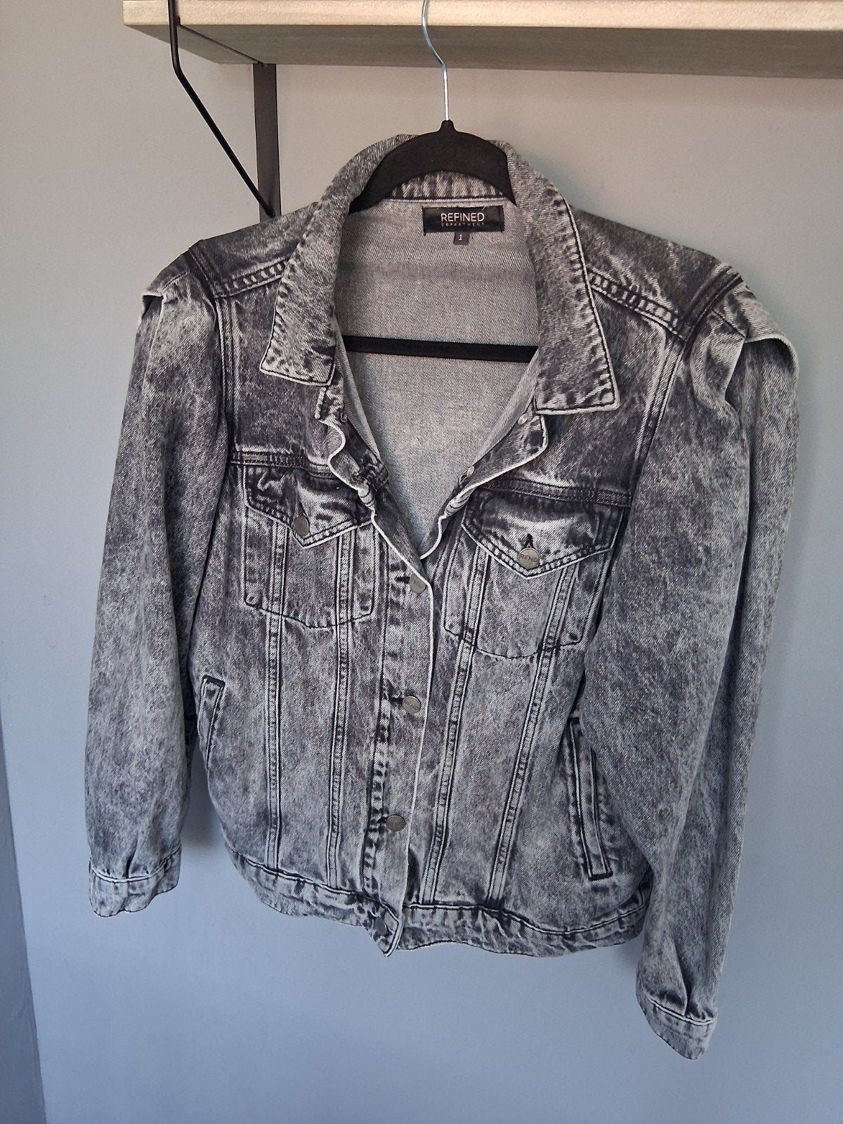 Refined spijkerjasje, valt als maat M, Kleding | Dames, Jassen | Zomer, Maat 38/40 (M), Refined, Ophalen of Verzenden, Zo goed als nieuw