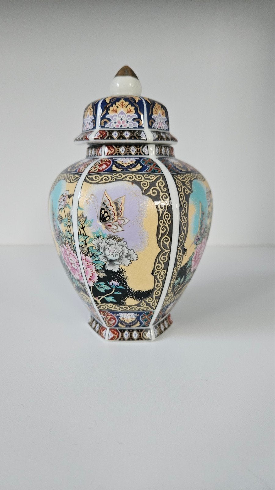 Prachtige Chinese gemberpot met vlinder- en bloemmotief, Ophalen of Verzenden