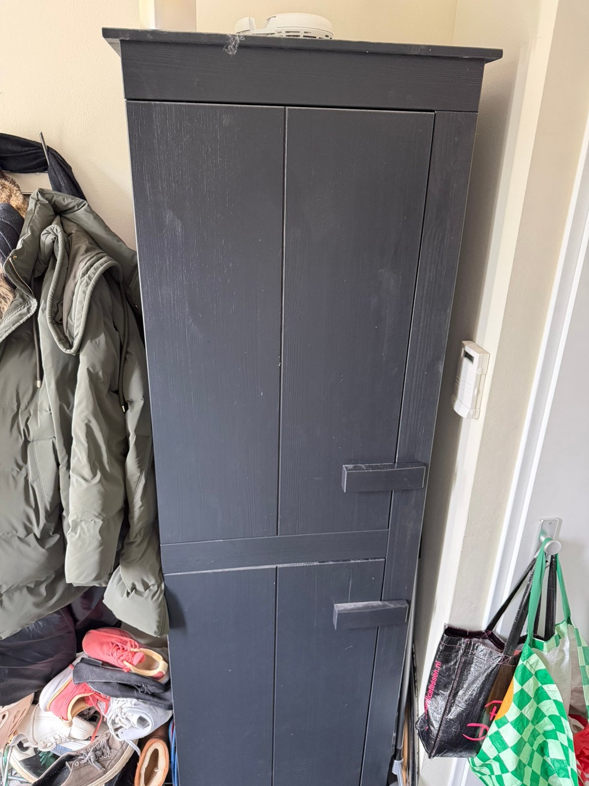 Zwarte hoge kast, Ophalen, Gebruikt