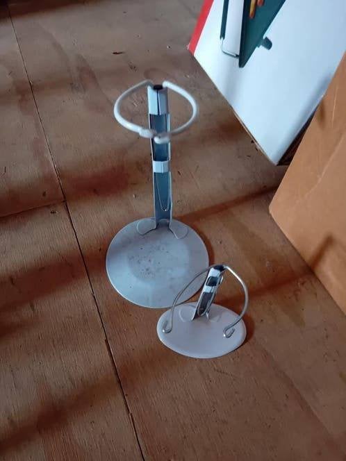2 poppen standaards in hoogte verstelbaar, Verzamelen, Ophalen of Verzenden, Gebruikt, Accessoires