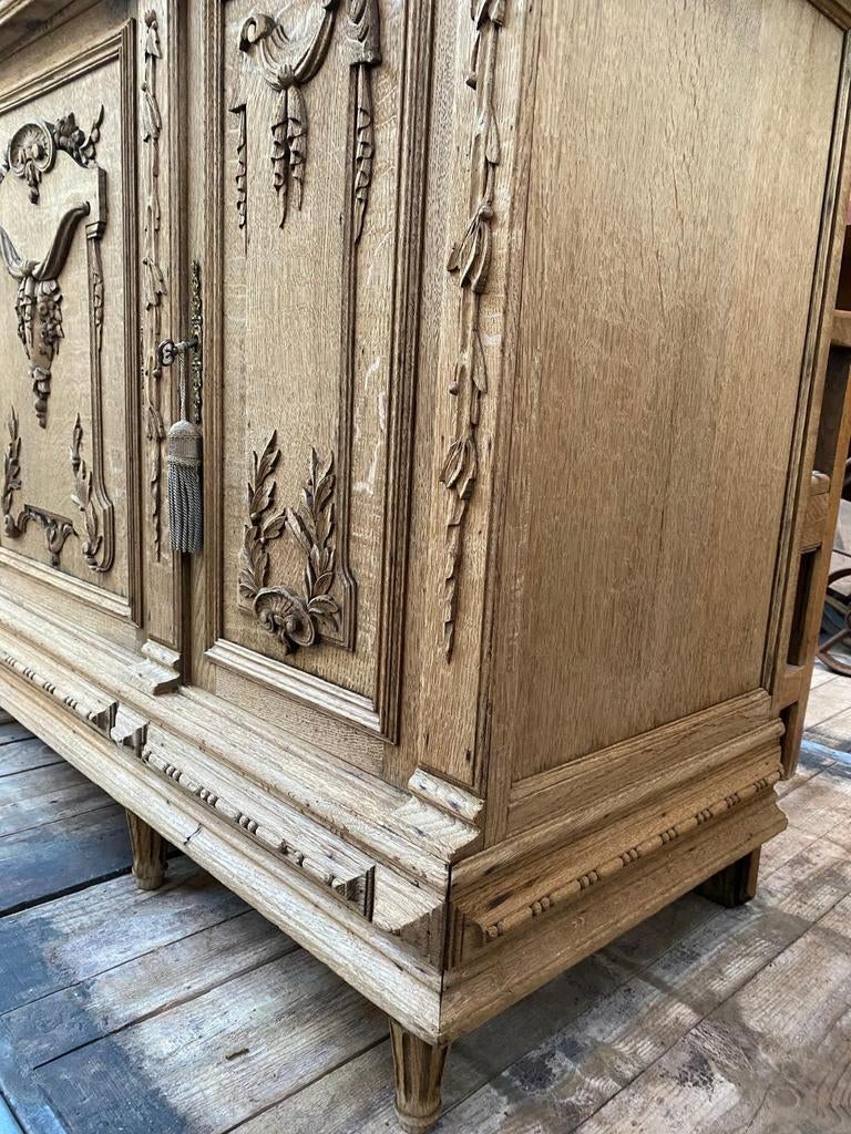 Landelijk Frans eiken kast sierlijk dressoir, Ophalen