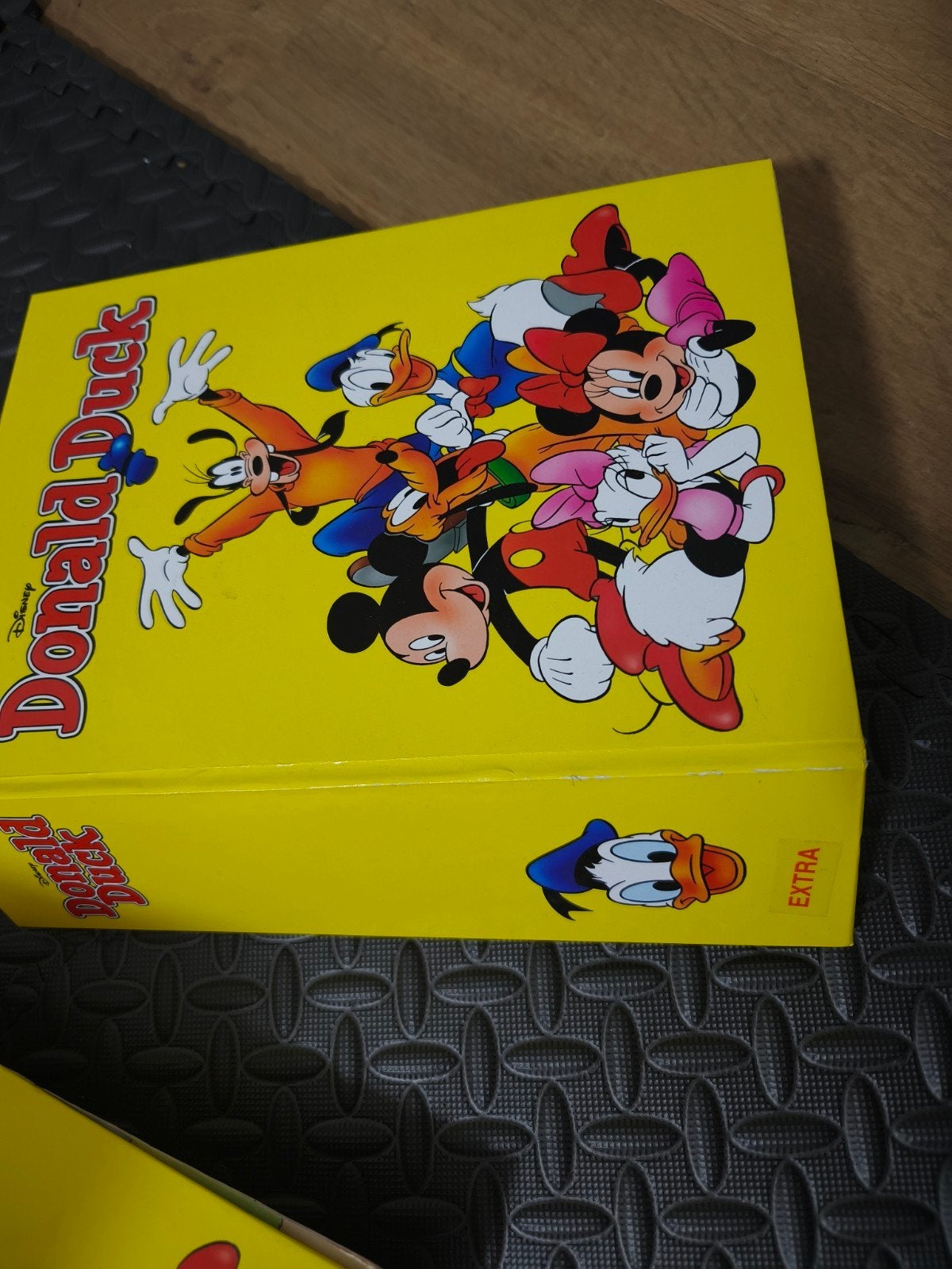 Donald Duck Extra Jaaralbum 2019, Ophalen, Eén stripboek, Zo goed als nieuw, Donald Duck