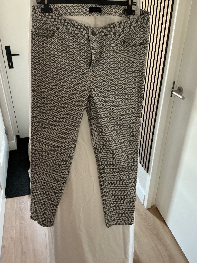 Zomerbroek donkerblauw/ecru merk Soya Concept, Kleding | Dames, Broeken en Pantalons, Zo goed als nieuw, Maat 42/44 (L), Meerkleurig