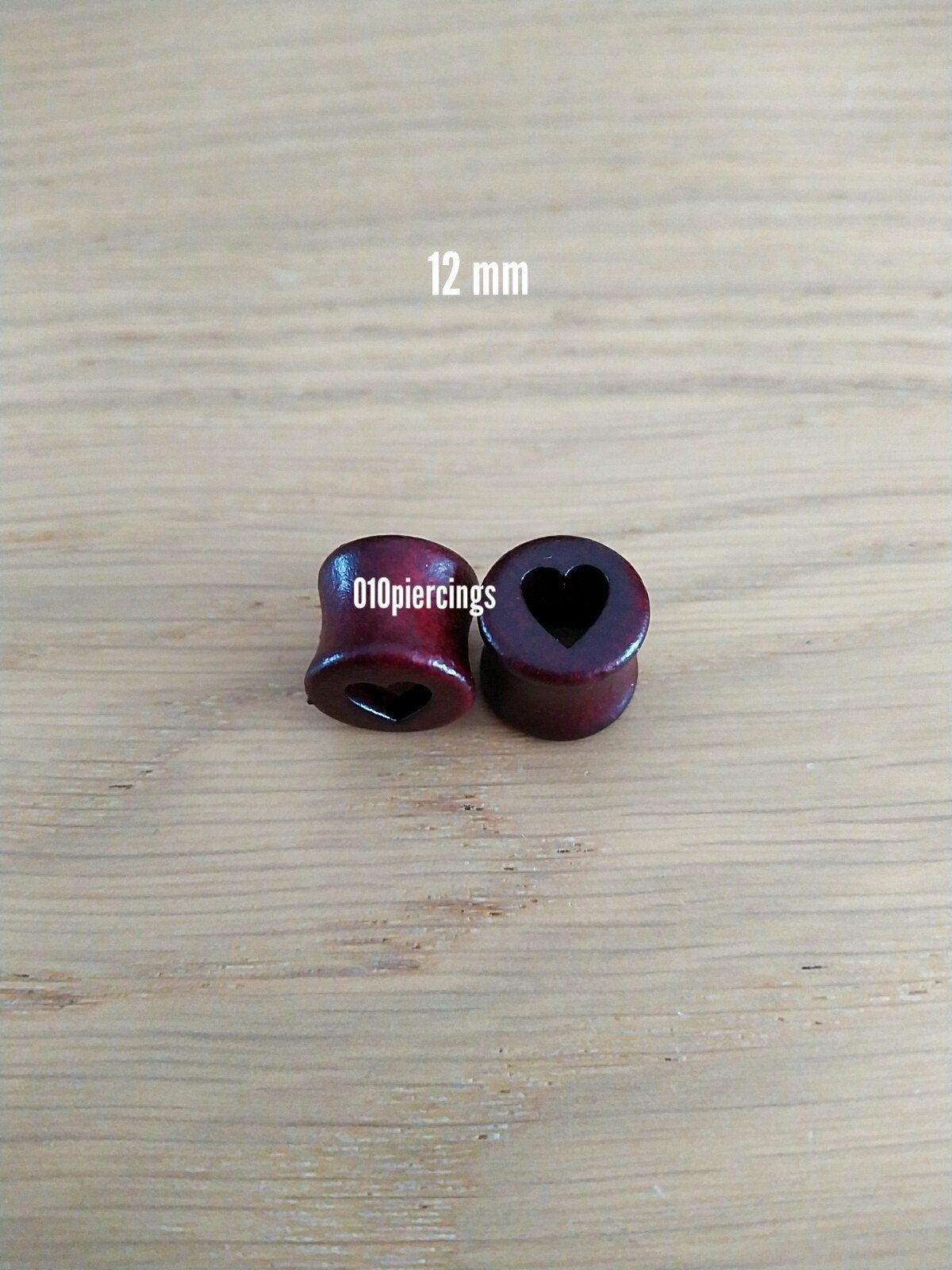 Nieuwe tunnels, pluggen. Hout. Hartje. 10, 12 mm., Ophalen of Verzenden, Zo goed als nieuw, Overige materialen, Oor- of Traguspiercing