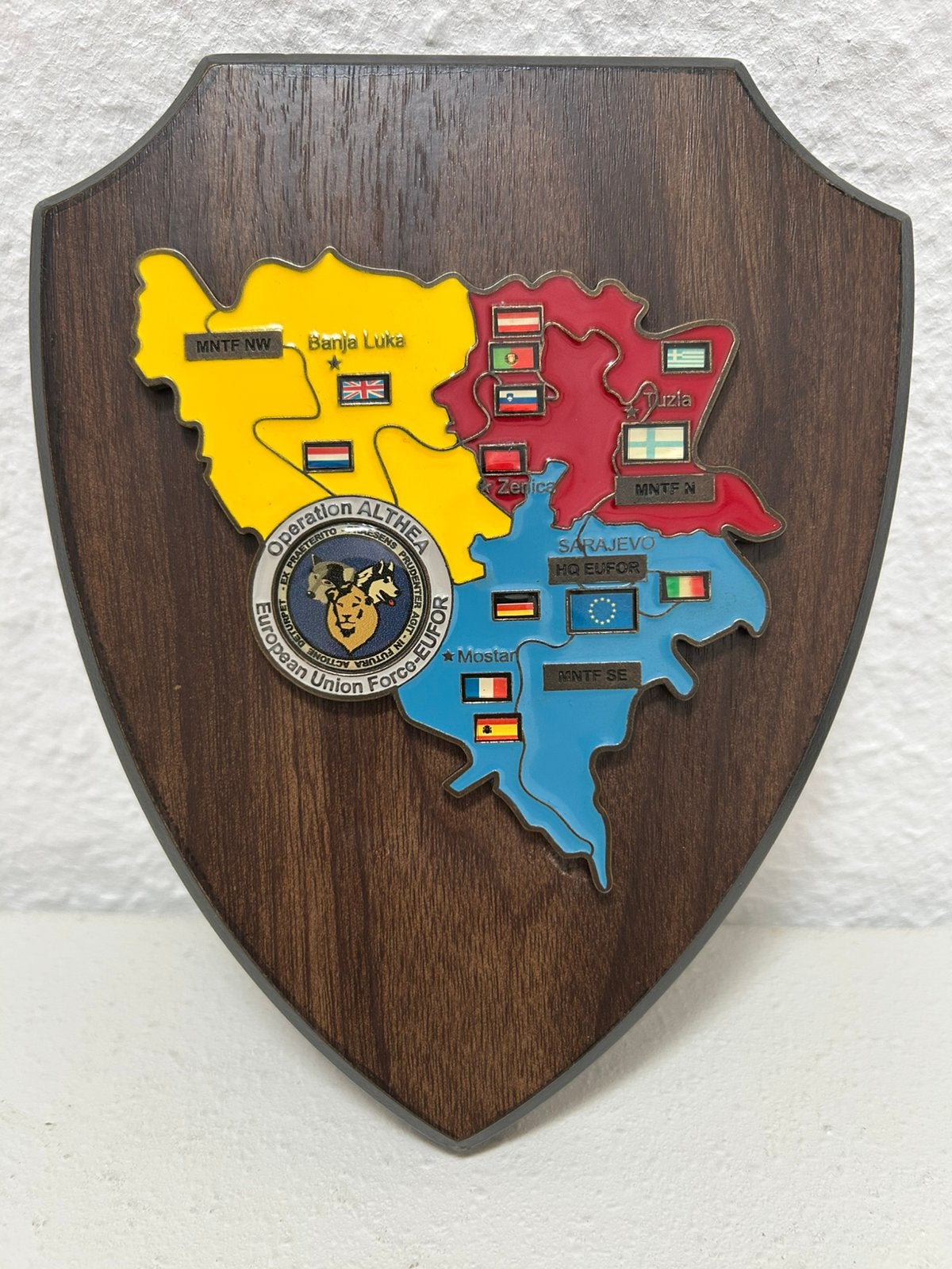 Wapenschild Eufor Bosnië, Ophalen of Verzenden, Landmacht, Nederland, Overige typen