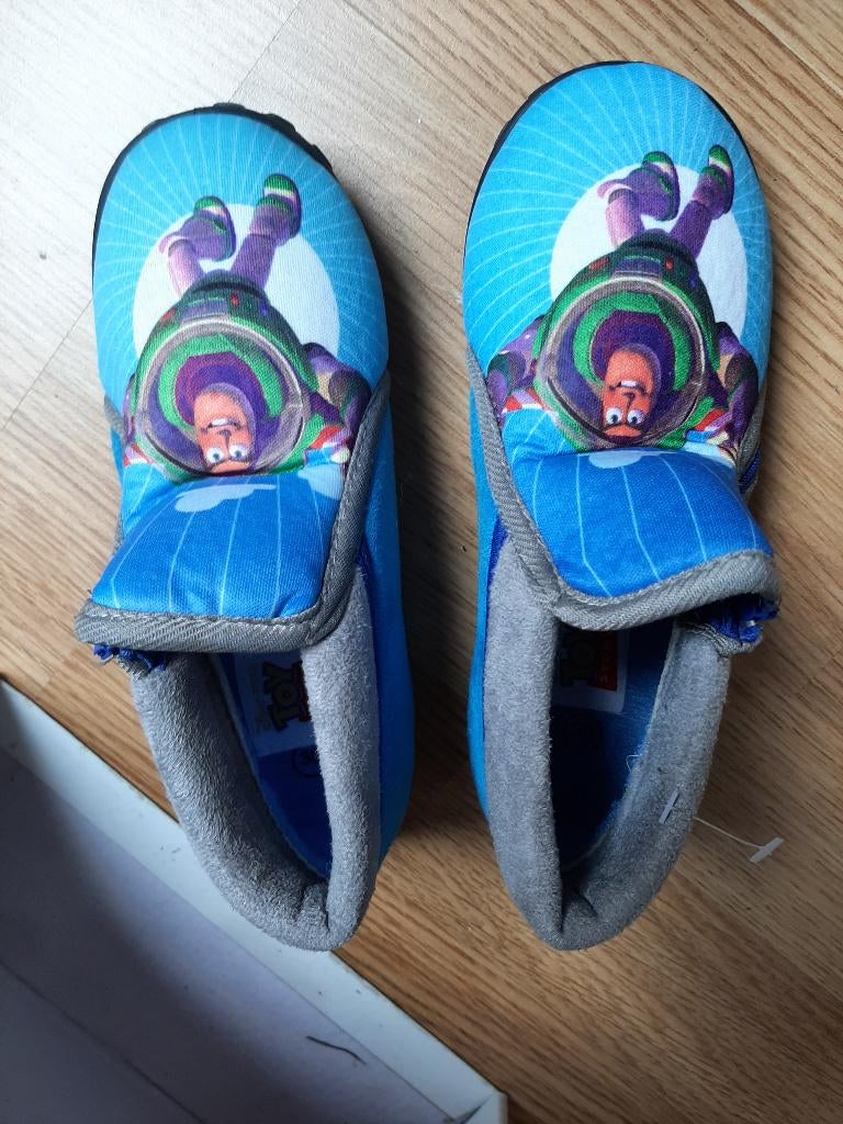 Prachtige mooie kleurrijke jongens sloffen Toy Story Maat 30, Jongen of Meisje, Nieuw, Ophalen of Verzenden, Scapiino