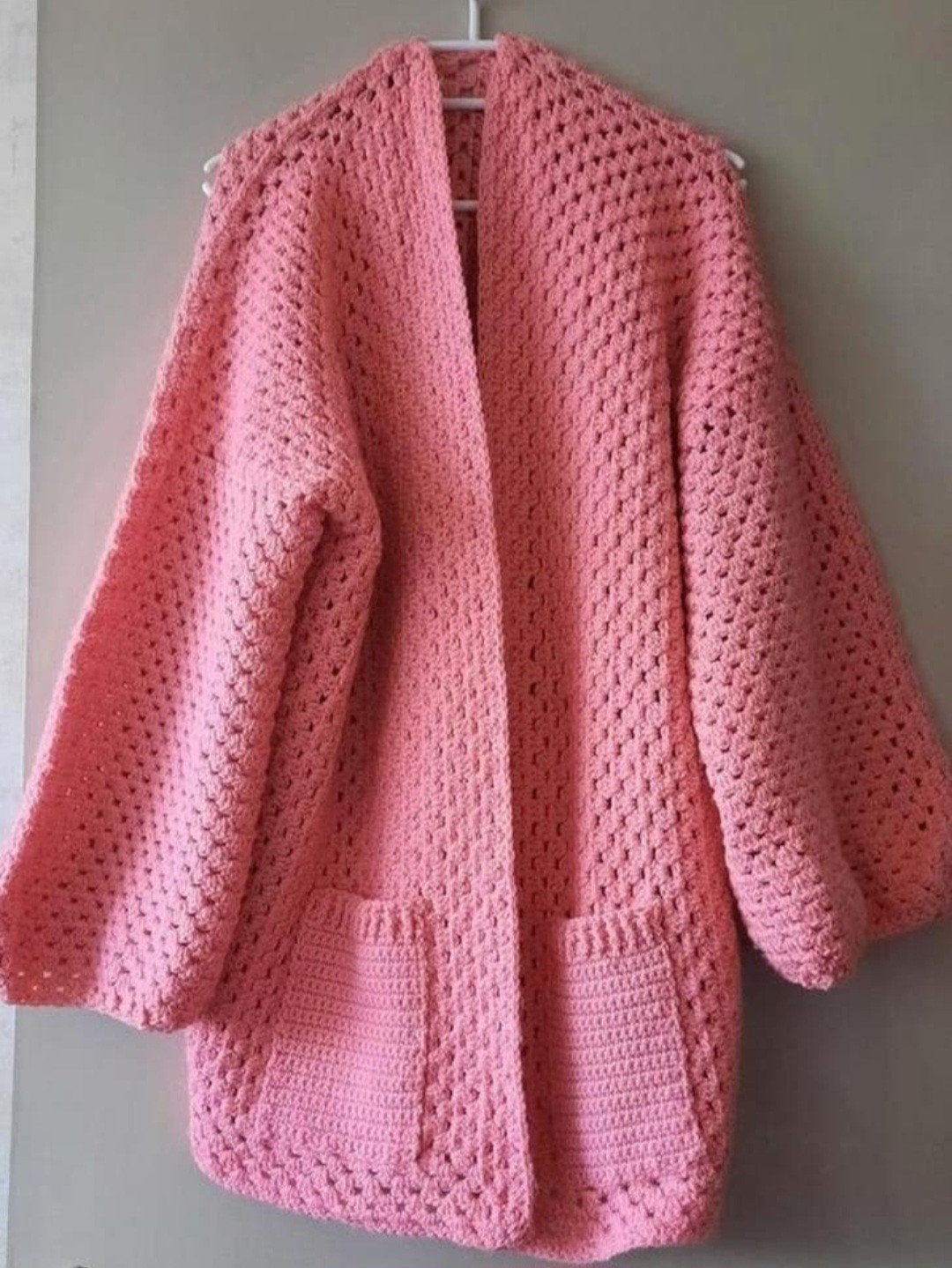 Zalmroze gehaakt vest - Maat 46-48 (XL), Kleding | Dames, Truien en Vesten, Ophalen of Verzenden, Nieuw, Maat 46/48 (XL) of groter