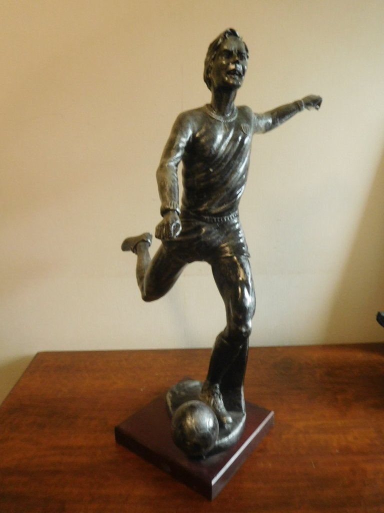 groot gipsen beeld voetballer ( moet nu weg), Ophalen, Beeld