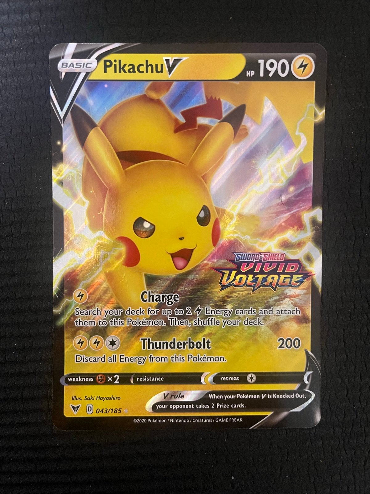 Pokemon Pikachu V 043/185 Vivid Voltage Kaart, Ophalen of Verzenden, Gebruikt, Losse kaart