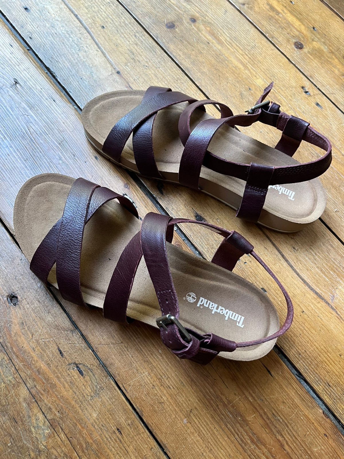 Sandalen dames Timberland mt 40 bordeaurood, Ophalen of Verzenden, Zo goed als nieuw, Rood, Sandalen of Muiltjes