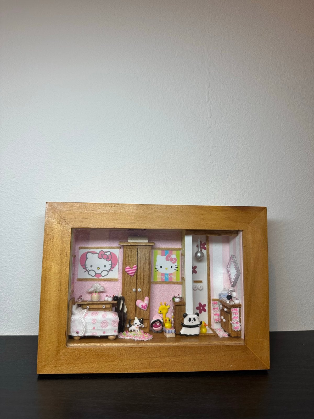 HELLO KITTY - 3D Vitrine Schilderij | Slaapkamer | Miniatuur, Ophalen of Verzenden, Zo goed als nieuw