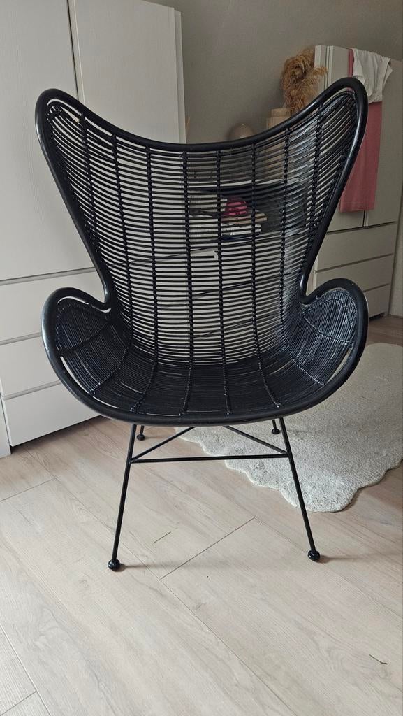 Zwarte rotan fauteuil - Stijlvolle vlinderstoel, Huis en Inrichting, Zwart, Ophalen of Verzenden, Zo goed als nieuw, Metaal