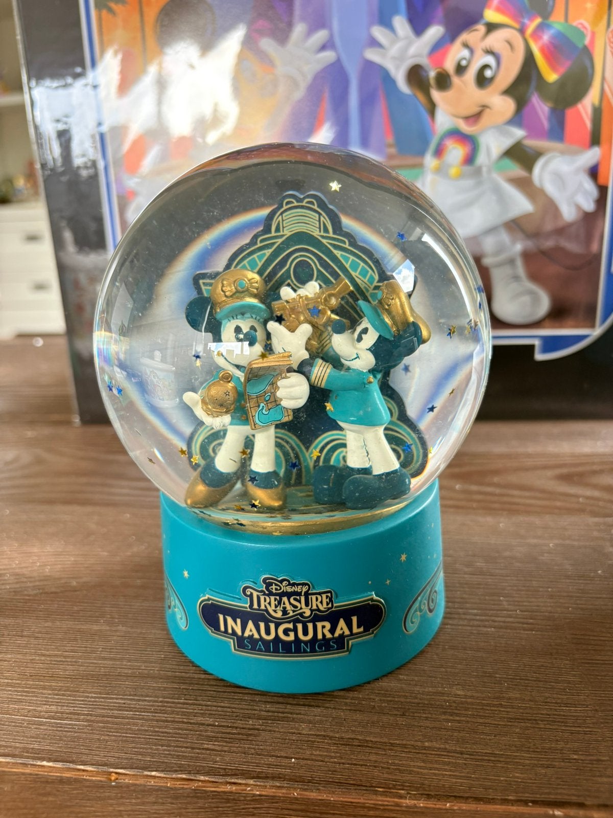 Disney limited snowglobe inauguratie treasure, Ophalen of Verzenden, Overige figuren, Zo goed als nieuw, Beeldje of Figuurtje