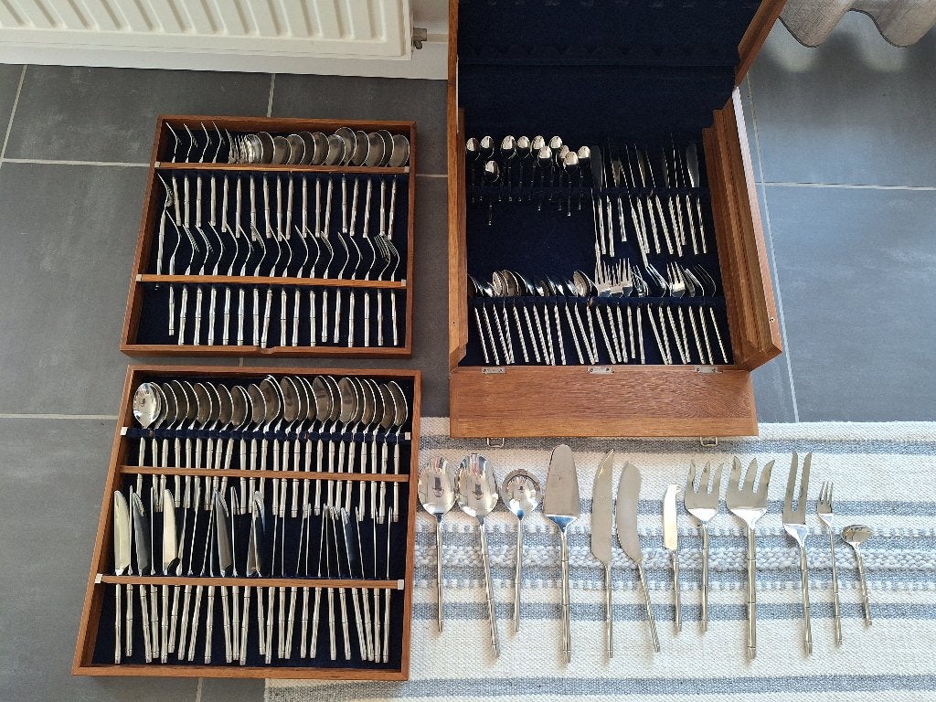 12-delige bestekset met elegant bamboe motief in kist, Ophalen, Zo goed als nieuw, Rvs of Chroom, Bestekset