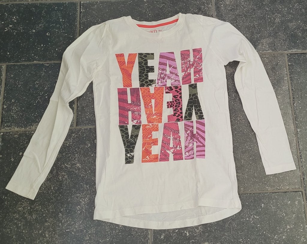 Shirt lange mouw maat 158, crème met YEAH tekst, YD, Kinderen en Baby's, Kinderkleding | Maat 158, Meisje, Ophalen of Verzenden