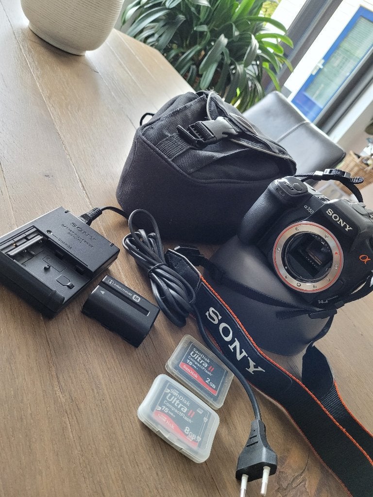 Foto toestel SONY Alpha 350 ! en toebehoren, Beeldstabilisatie, Accu, Zo goed als nieuw, Sony