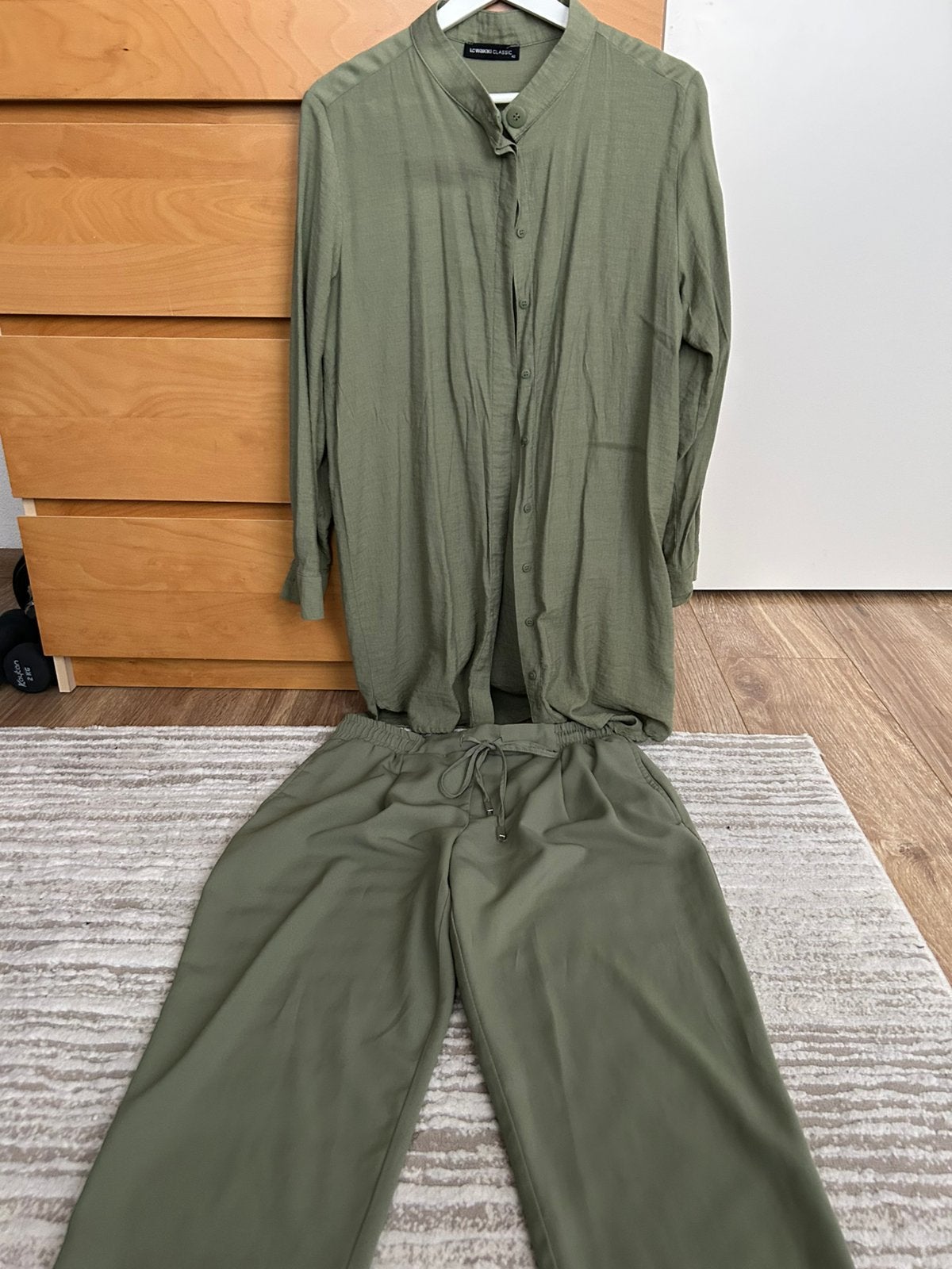 Dames tuniek en pantalon, Ophalen, Gedragen, Groen, Lang