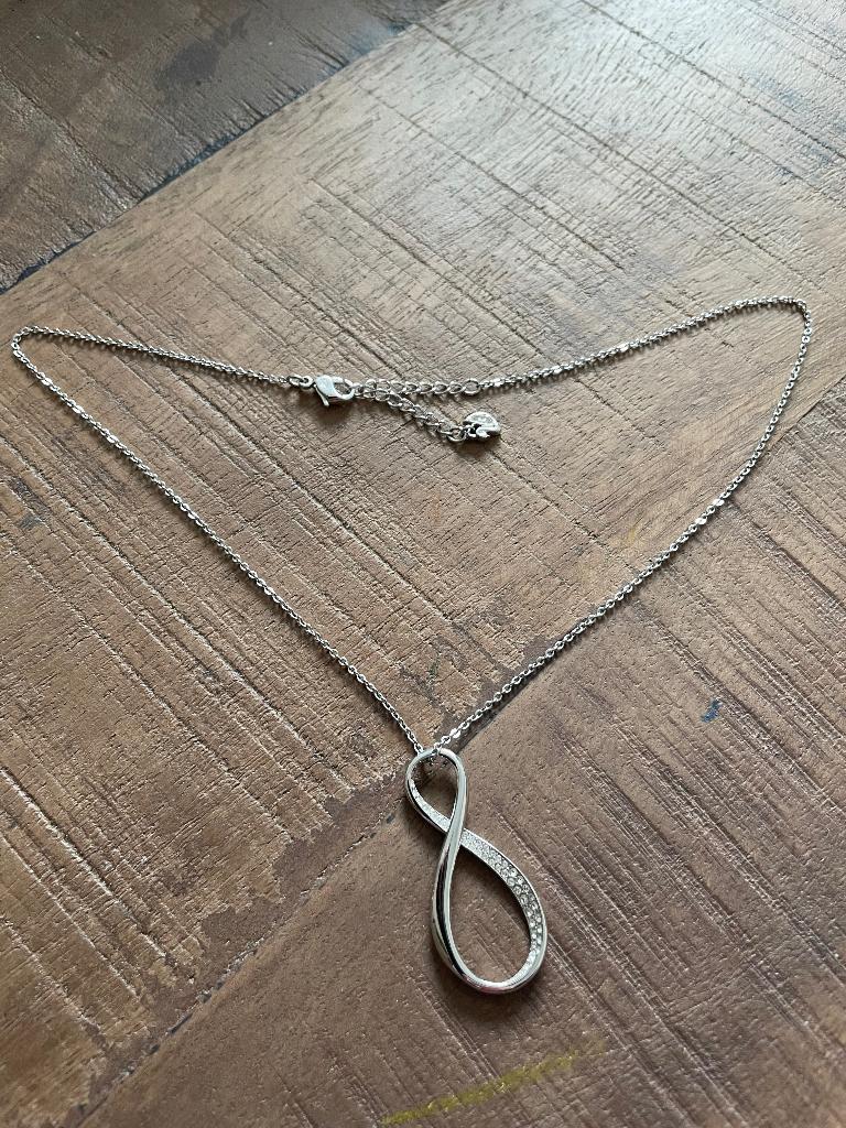 Swarovski ketting, Ophalen of Verzenden, Zo goed als nieuw, Zilver, Zilver