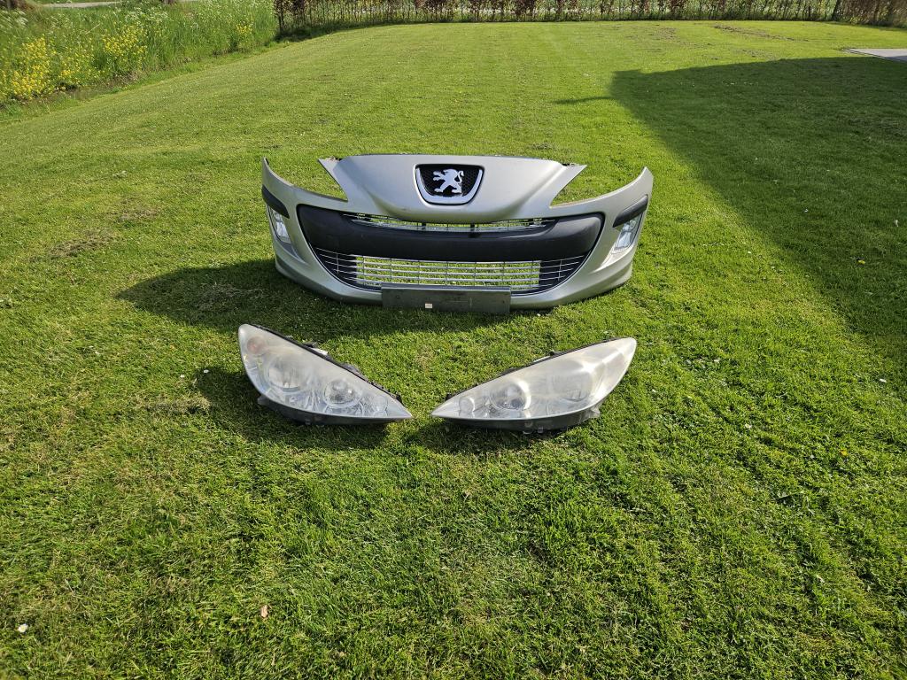 VOORBUMPER PEUGEOT 308 MET KOPLAMPEN, Auto-onderdelen, Niet ingevuld, Gebruikt, Voor, Niet ingevuld