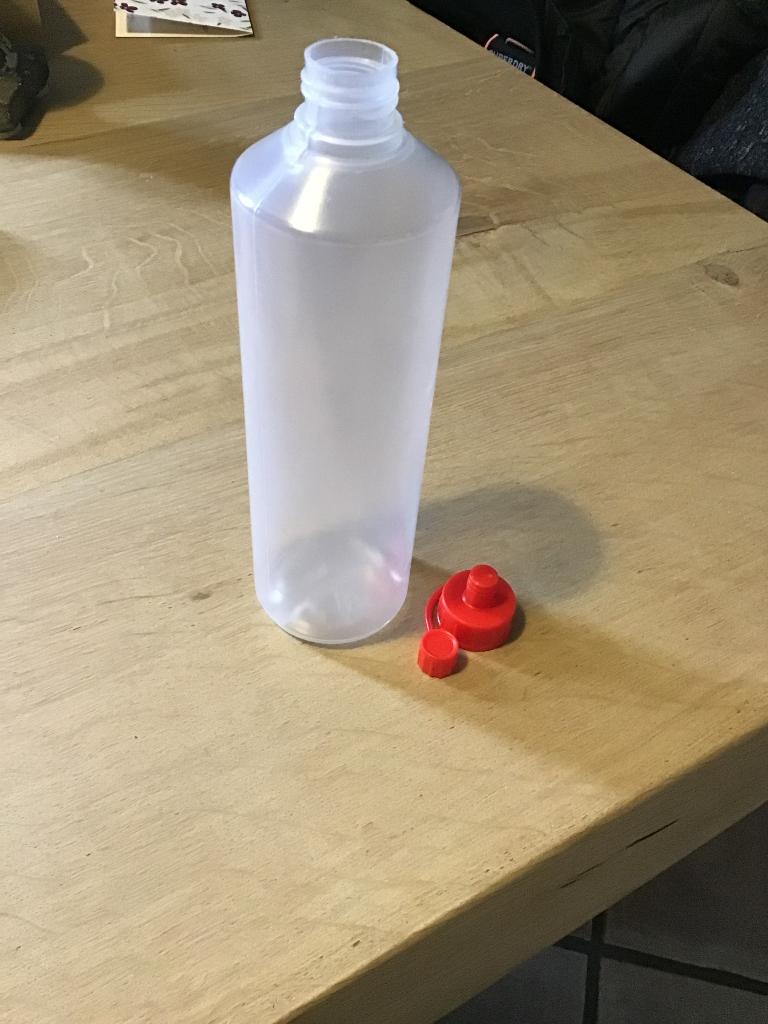 Kunststof knijp doseer flesje 500 ml met doseerdop, Huis en Inrichting, Keuken | Tupperware, Ophalen, Nieuw, Overige typen