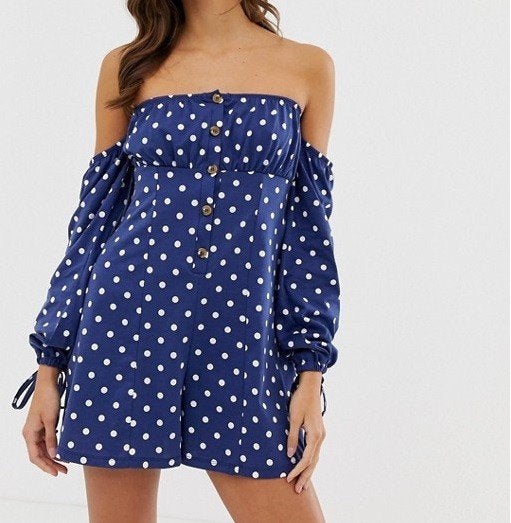Polka dot off shoulder playsuit (ASOS), Kleding | Dames, Jumpsuits, Blauw, Nieuw, Ophalen of Verzenden, Maat 34 (XS) of kleiner