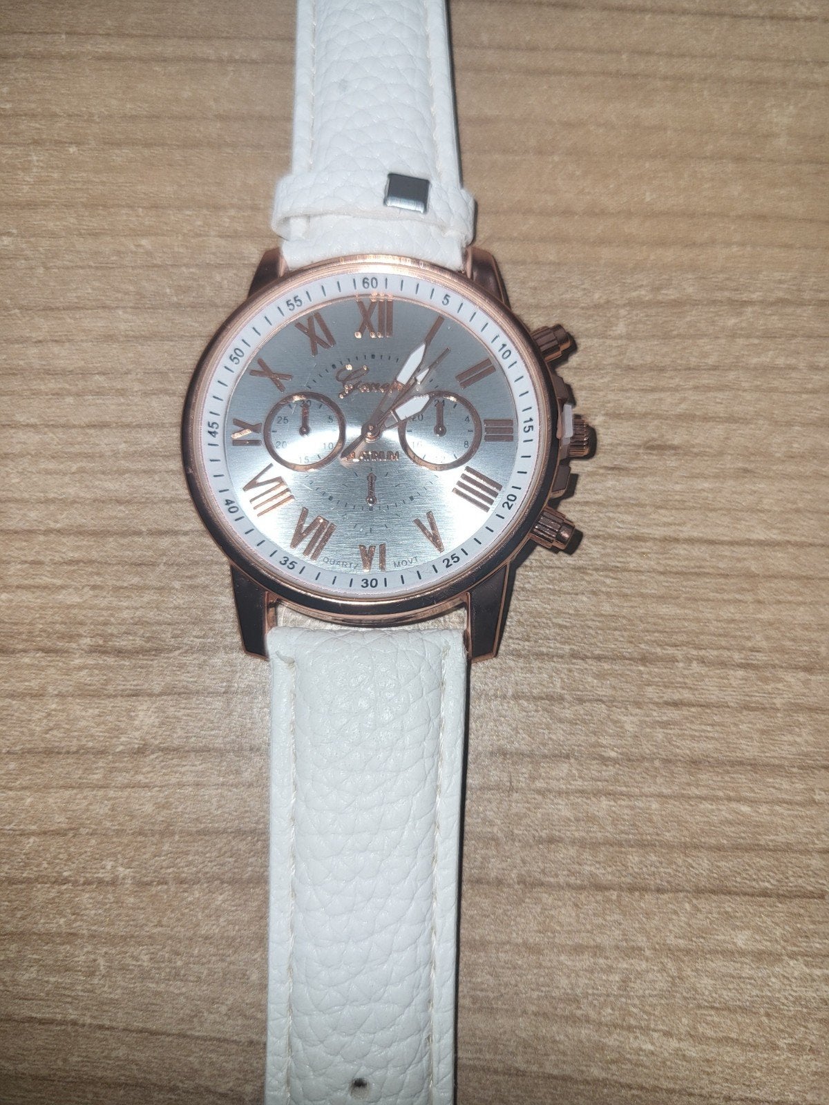 Elegant wit polshorloge met roségouden accenten, Overige merken, Overige materialen, Leer, Polshorloge