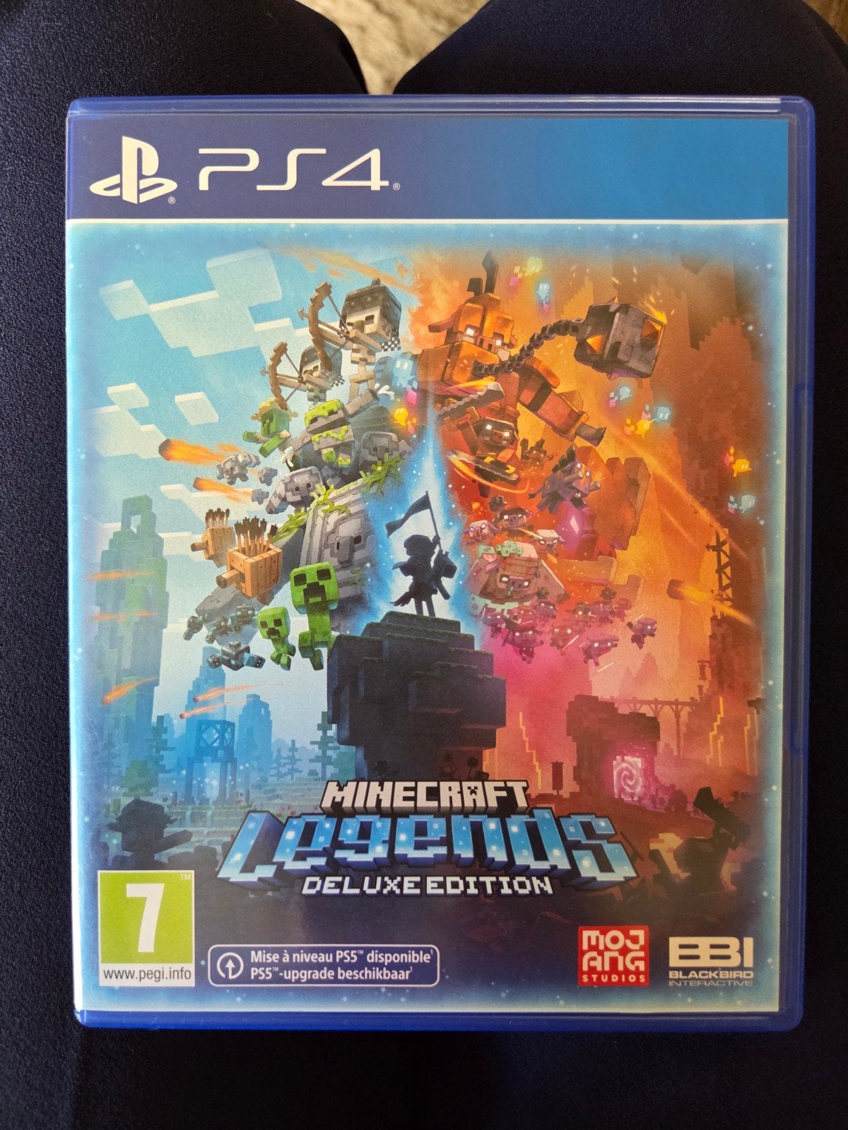 Minecraft Legends Deluxe Edition PS4 (PS5 upgrade), Online, Ophalen of Verzenden, Zo goed als nieuw, 3 spelers of meer