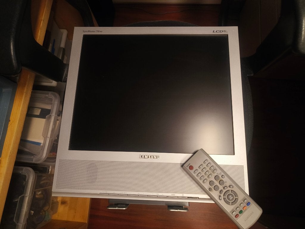 Samsung 710MP LCD monitor / TV, Gaming, Gebruikt, Ophalen of Verzenden, Overige typen