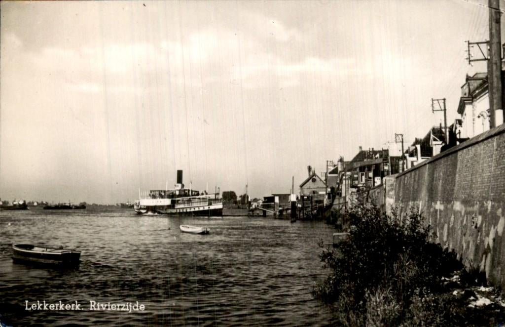 Lekkerkerk - Rivierzijde - Stoomboot, Ophalen of Verzenden, 1940 tot 1960, Gelopen, Zuid-Holland