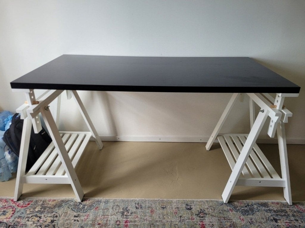 Bureau in hoogte en schuinte verstelbaar., Ophalen, In hoogte verstelbaar, Zo goed als nieuw, Hout