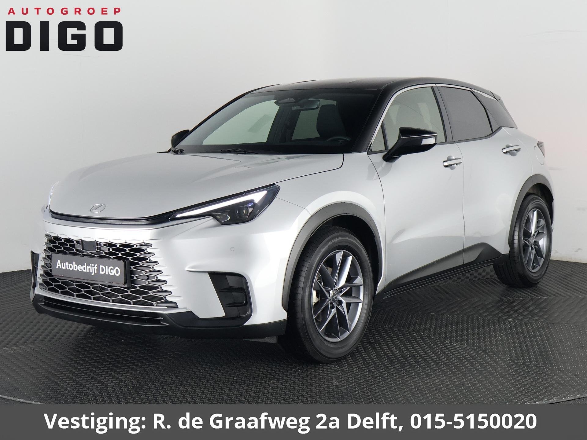 Lexus LBX 1.5 Business Line Bi-Tone 2WD | Dodehoek detectie, Auto's, Stof, Gebruikt, LBX, Automatische klimaatregeling