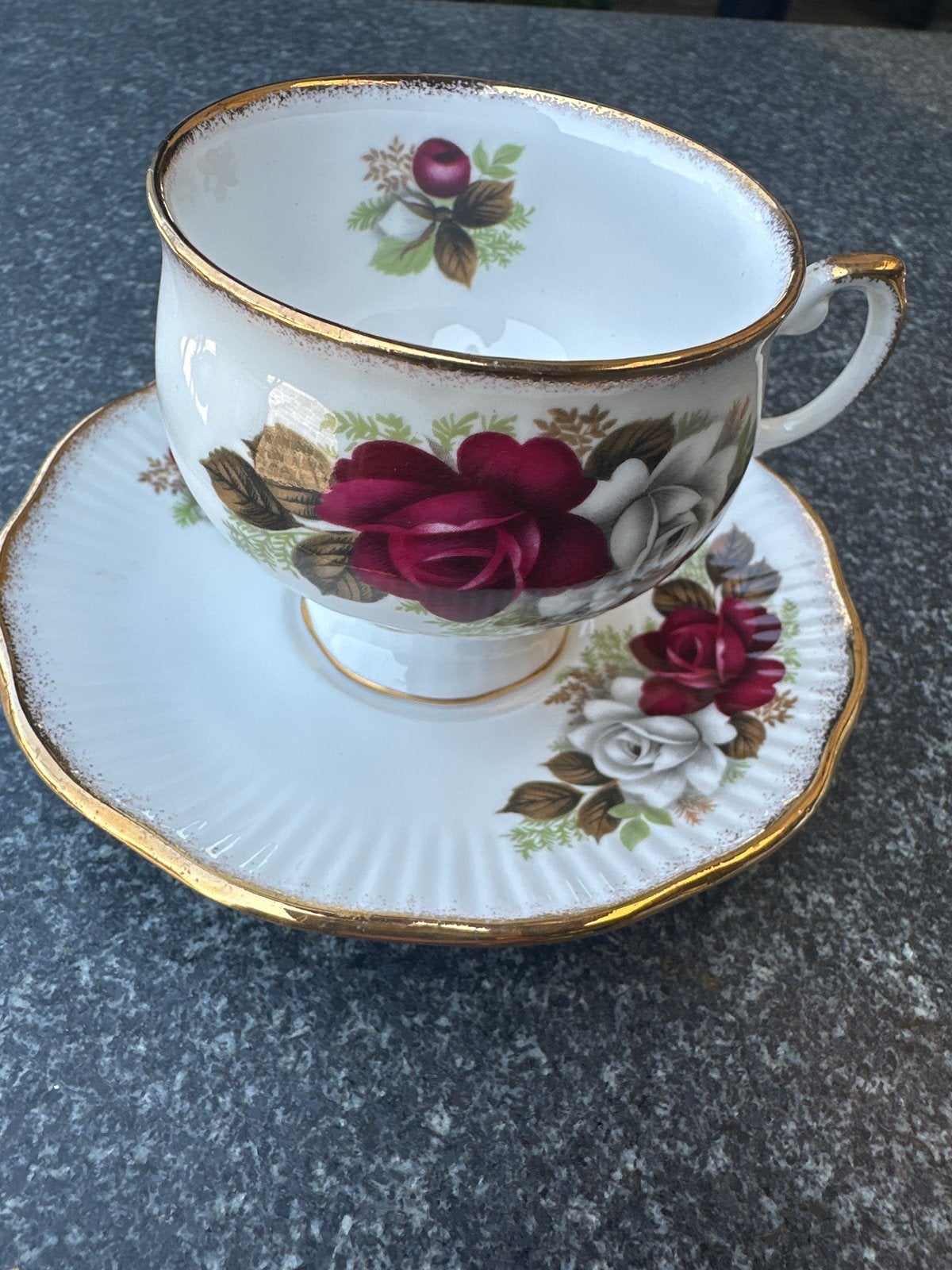 Rosina Bone China Kop en Schotel - Puntgaaf, Ophalen of Verzenden