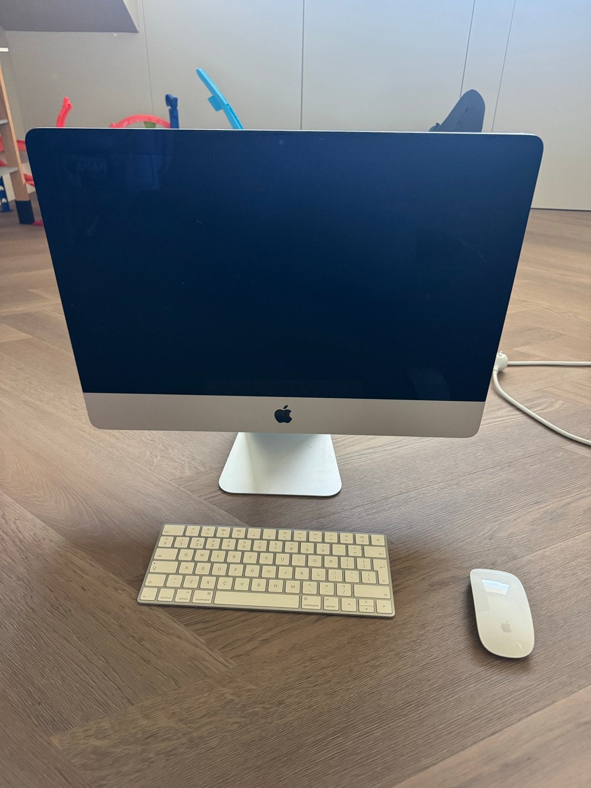 Apple iMac 21.5 inch (2017) met Magic Keyboard en Mouse, Ophalen of Verzenden, Zo goed als nieuw, IMac