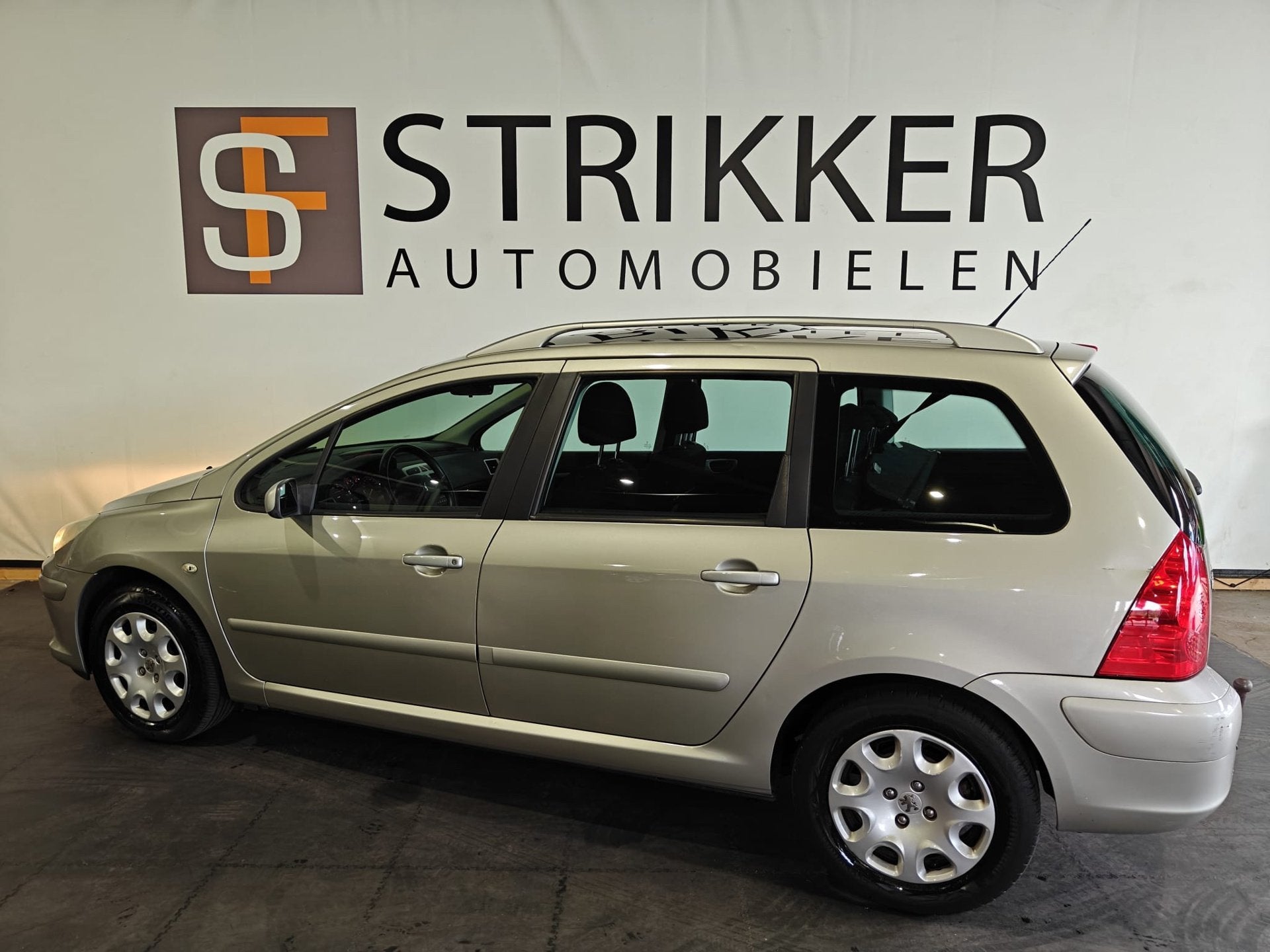 Peugeot 307 SW 1.6-16V, Auto's, Gebruikt, 4 cilinders, 715 kg, 7 stoelen